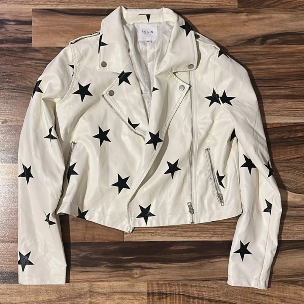 NWOT - Le Lis - Faux Leather Star Pattern White Biker Style Jacket - Picture 7 of 7